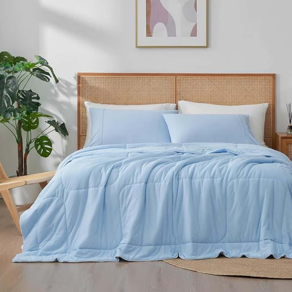 Amélie Home Dual-Sided Lightweight Cooling Comforter Twin Size 68" x 90"